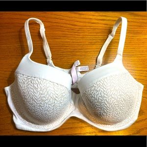 Victoria’s Secret Body by Victoria Bra